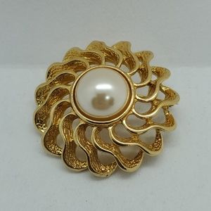 Vintage Sarah Cov Brooch
